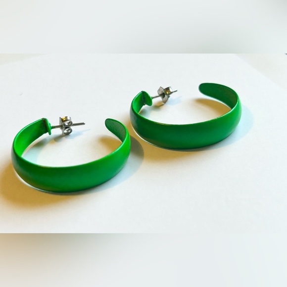Vintage Green Hoop Earrings Retro Y2K Neon Half Hoop Statement Jewelry 90’s - Picture 6 of 6